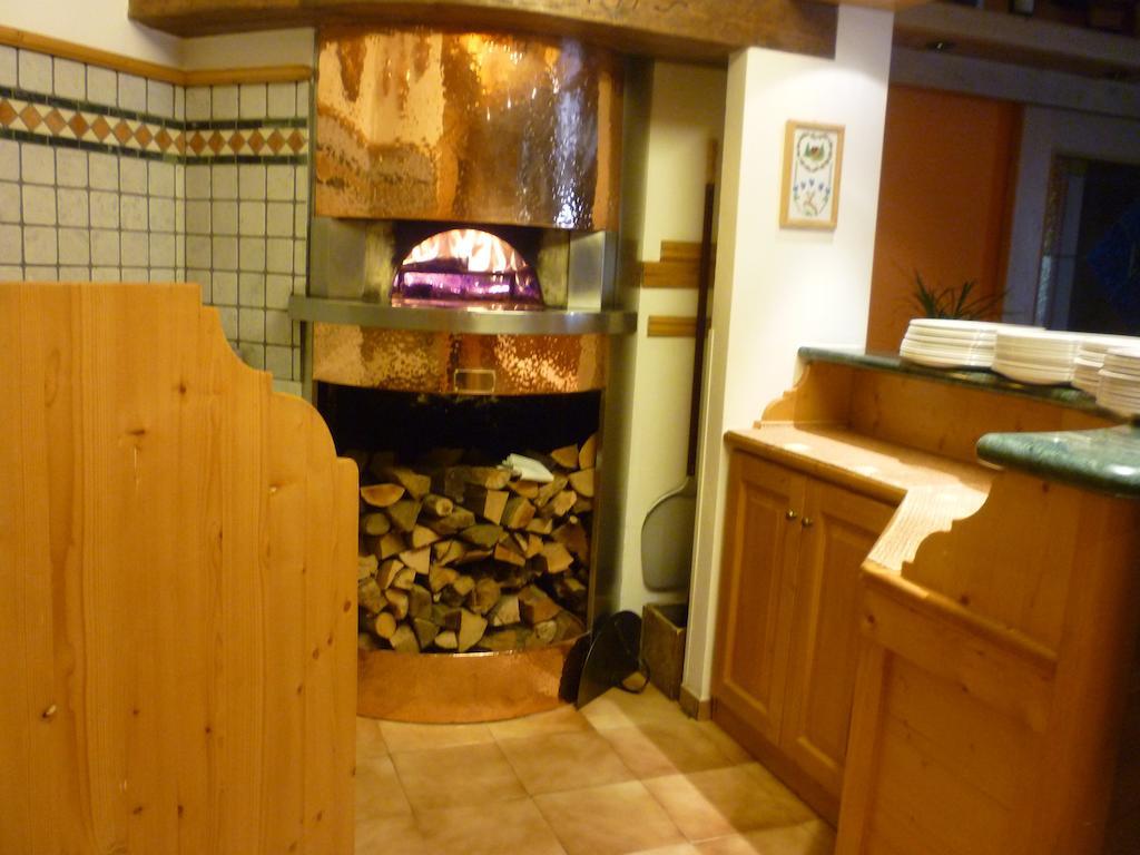 Hotel I Rododendri Валфурва Екстериор снимка