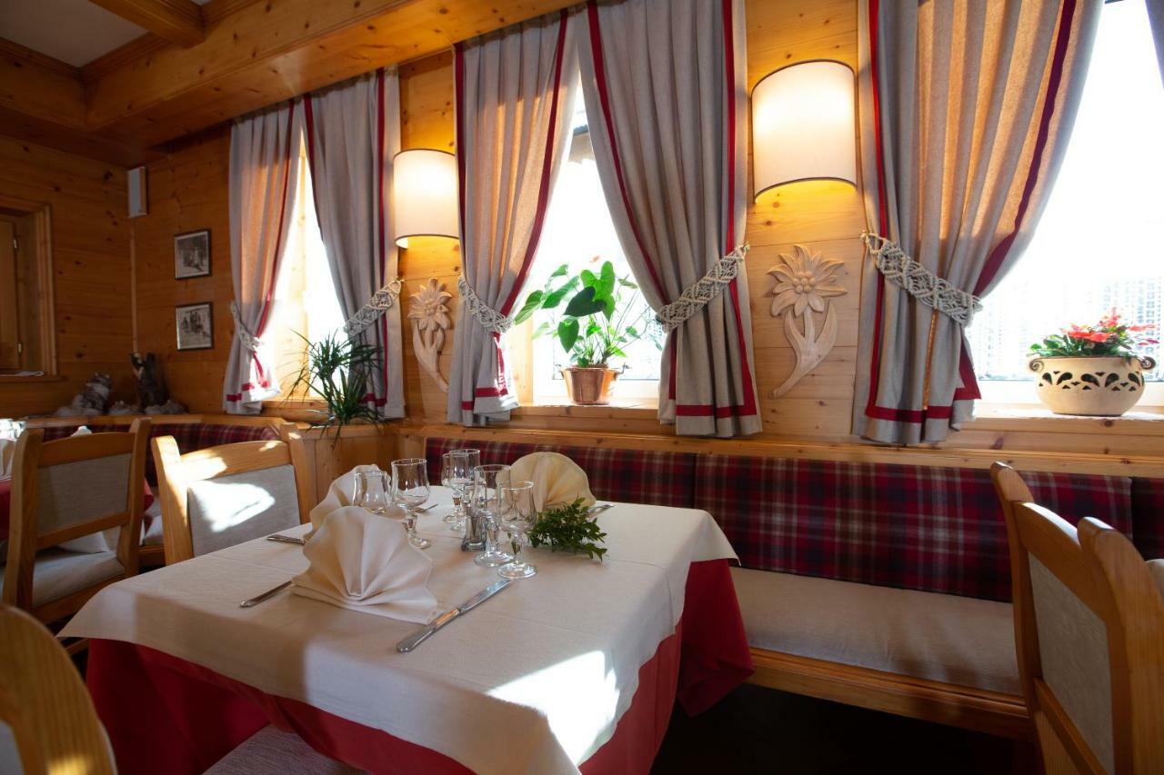 Hotel I Rododendri Валфурва Екстериор снимка
